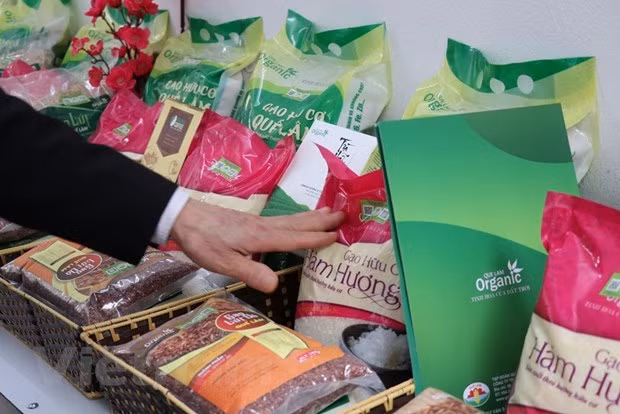 Rice sold at a food store (Photo: VNA)