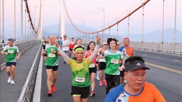 Athletes compete in the Manulife Da Nang International Marathon 2023. (Photo: VNA)