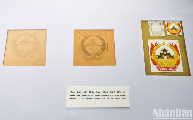 Sketch of the National Emblem: Dai La Citadel Gate