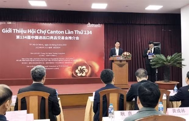 An overview of the conference held in Ho Chi Minh on August tointroduce the 134th China Import and Export Fair. (Photo: VNA)