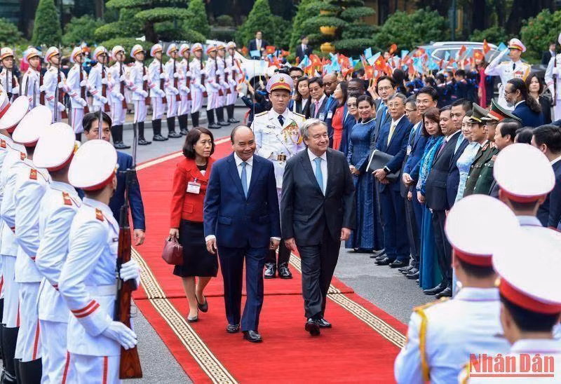 President Phuc presides over an official welcome for the UN chief at the Presidential Palace (Photo: NDO)