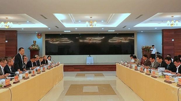 At the working session. (Photo: VNA)