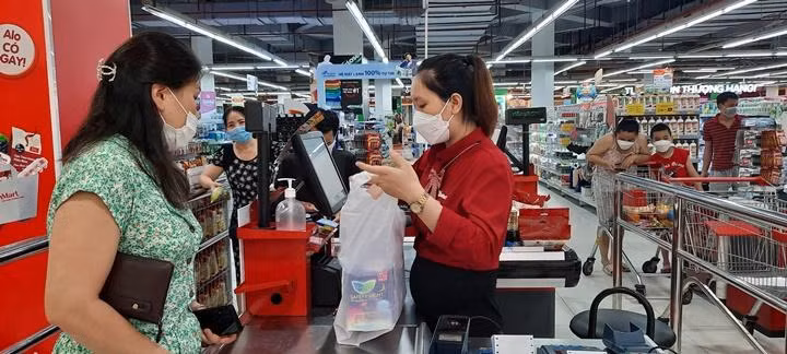 The Vietnamese government is doing its best to control inflation in favour of enterprises and people