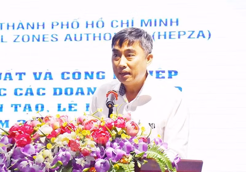 Deputy Head of Hepza Pham Thanh Truc speaking at the meeting (Photo: DAN NHU)