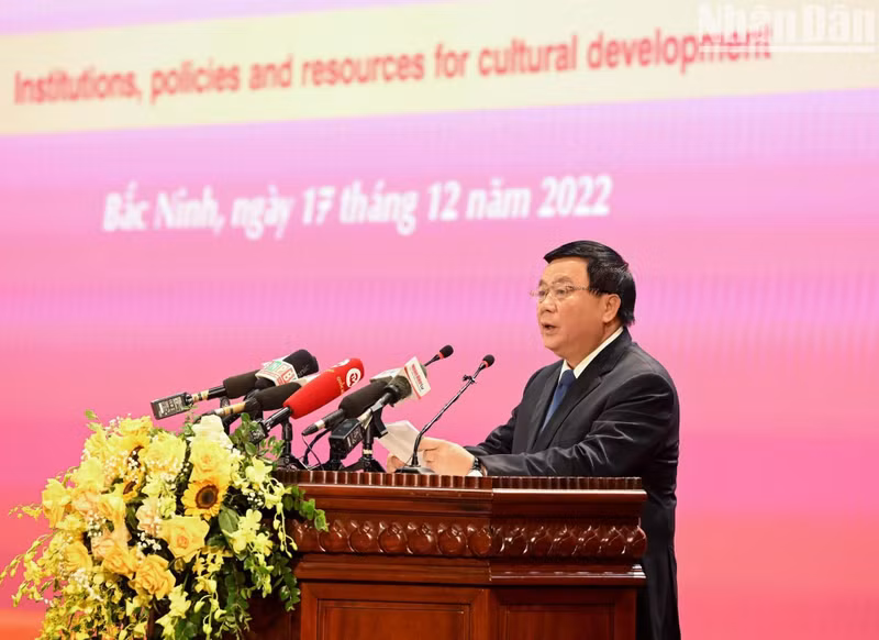 President of the Ho Chi Minh National Academy of Politics Nguyen Xuan Thang delivers a keynote speech and suggests content for the workshop.