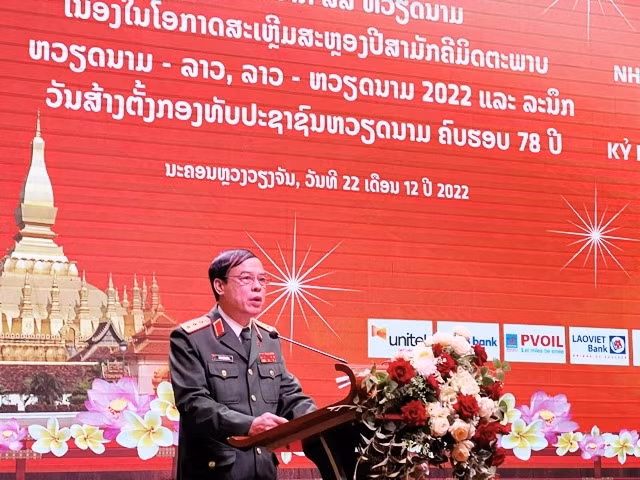 Sen. Lieut. Gen. Luong Dinh Hong, Political Commissar of the National Defence Academy speaks at the exchange programme. (Photo: qdnd.vn)