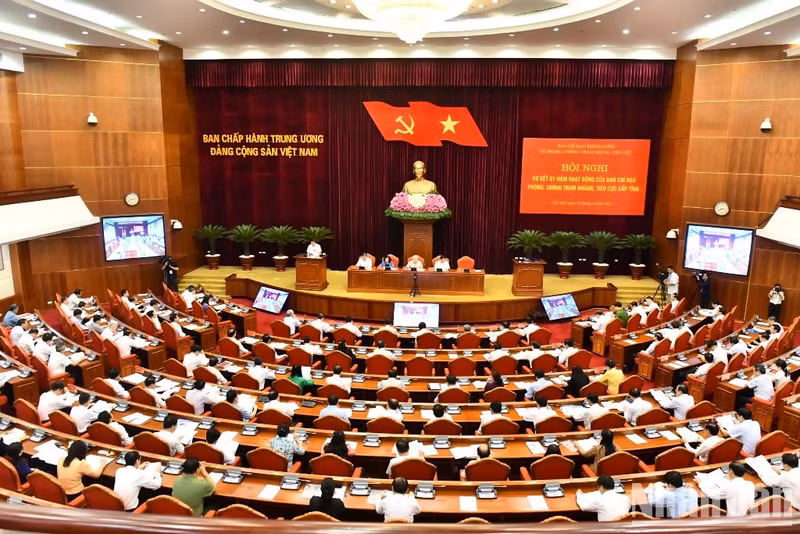 [In Pictures] General Secretary Nguyen Phu Trong chairs a conference on local anti-corruption ảnh 4