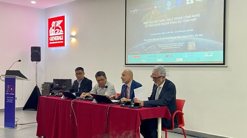Speakers participating in the conference.
