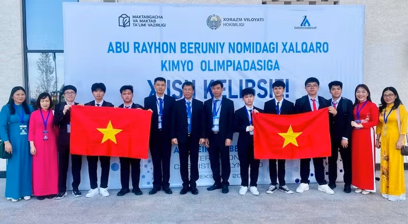 Vietnam bags eight medals at Abu Reikhan Beruniy International Chemistry Olympiad
