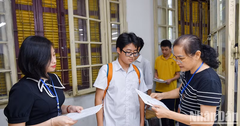 [In Pictures] Hanoi students enter the 10th-grade entrance exam