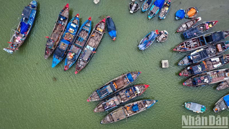 Poetic and peaceful Cua Tung Beach. Poetic and peaceful Cua Tung Beach.