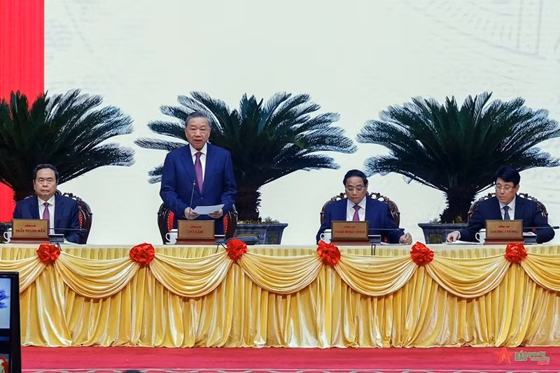 General Secretary To Lam speaks at the Party Central Committee meeting (Photo: VNA)