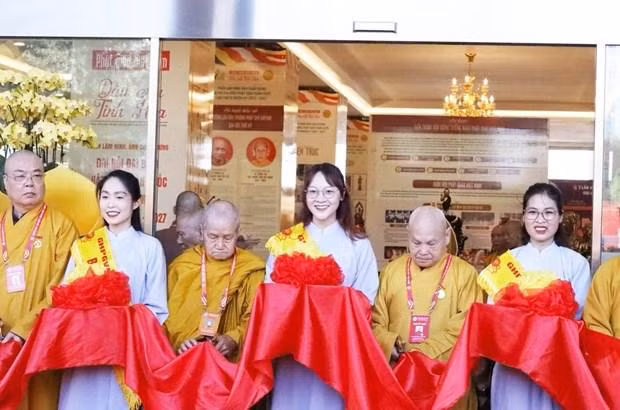 An exhibition on Buddhism in Vietnam opened in Hanoi on November 27, as part of the ninth National Buddhist Congress. (Photo: VNA)
