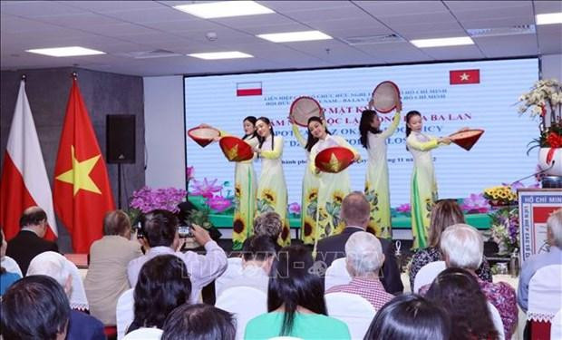 An art performance at the event. (Photo: VNA)