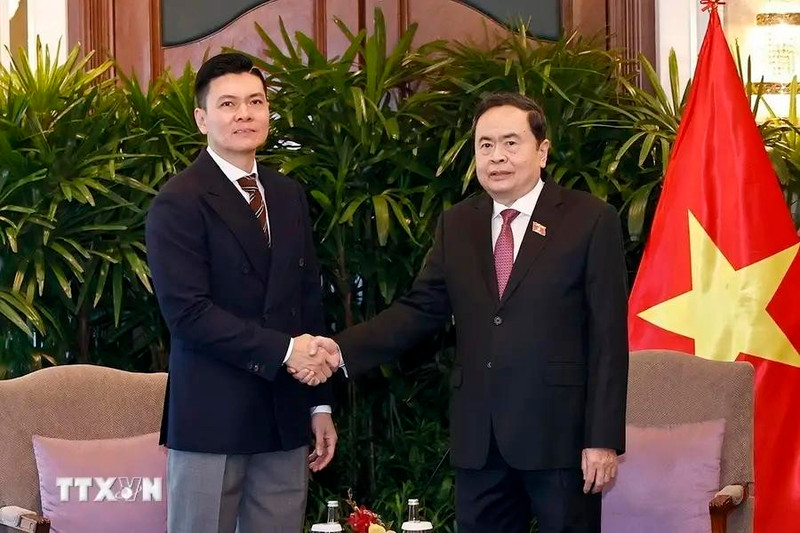 National Assembly (NA) Chairman Tran Thanh Man (right) and Lee Ark Boon, CEO of Singapore’s Sembcorp Development and Chairman of VSIP Group (Photo: VNA)