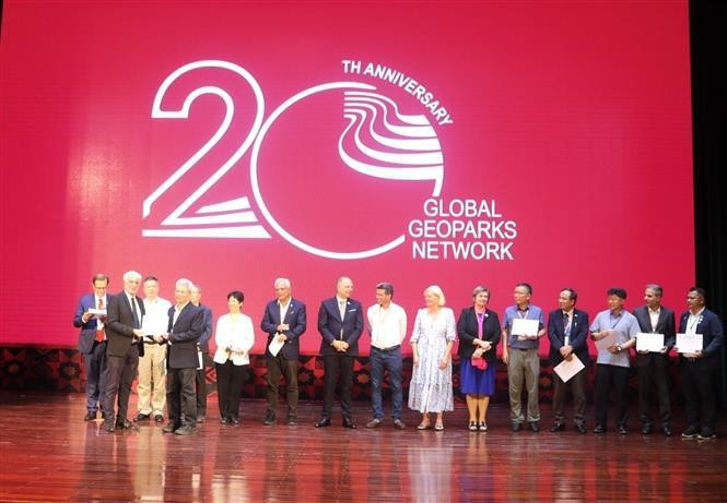 The GGN recognises contributions of scientists who laid the foundation for the GGN’s formation at the ceremony.