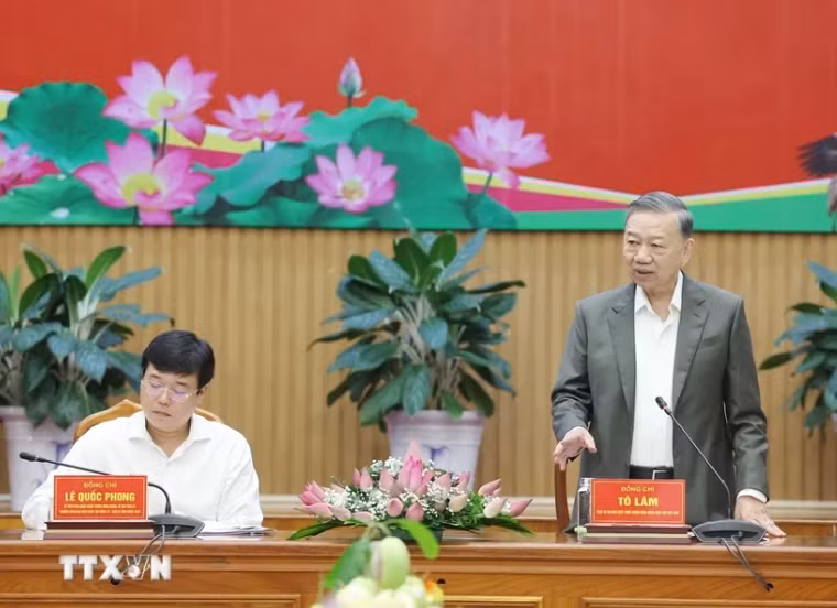 General Secretary To Lam speaks. General Secretary To Lam speaks.