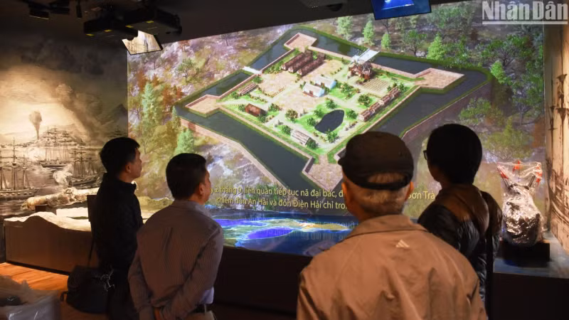 The exhibition spaces are all designed with graphics and automatic opening films to serve visitors and learn about the history of Da Nang. (Photo: ANH DAO)