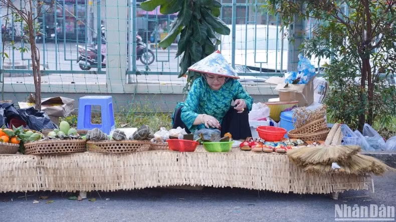 The organiser recreates a street food stall at the programme
