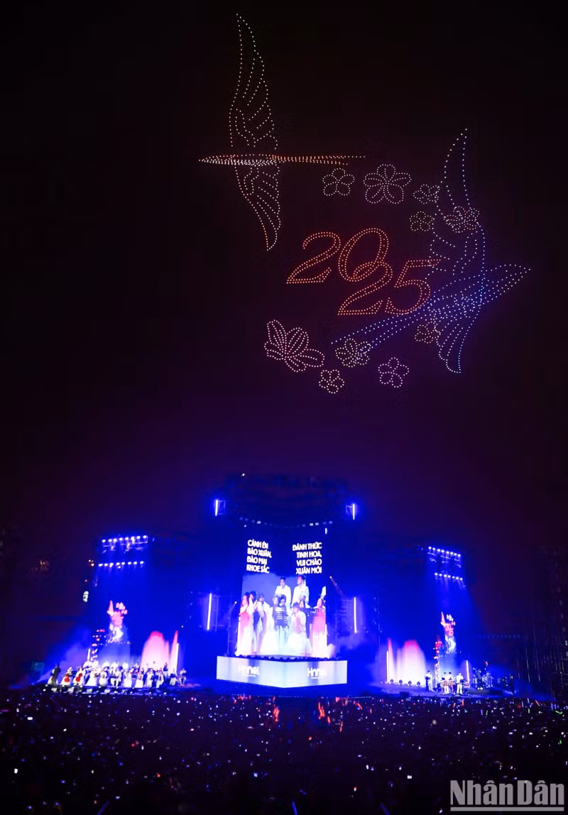 The 2,025 drones painted the sky to symbolise the aspiration for peace and faith in the new year 2025.