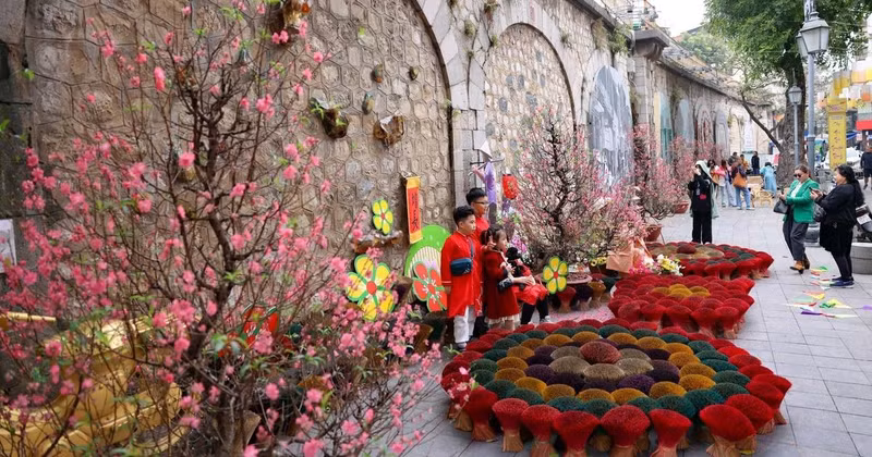 Vietnam is ringing in Tet (Traditional Lunar New Year) (Photo: VNA)