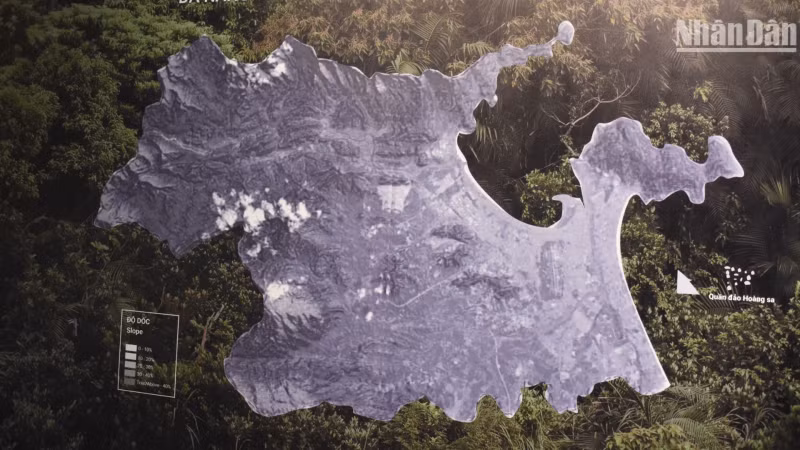 Topographic map of Da Nang. (Photo: ANH DAO)