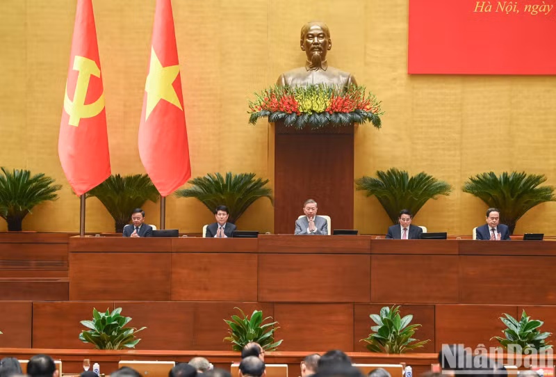General Secretary To Lam, Head of the Central Steering Committee for Science, Technology, Innovation and Digital Transformation, and Party and State leaders chair the conference.