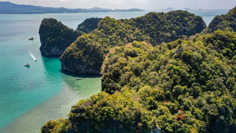 The green beauty of Cat Ba Island (Hai Phong).