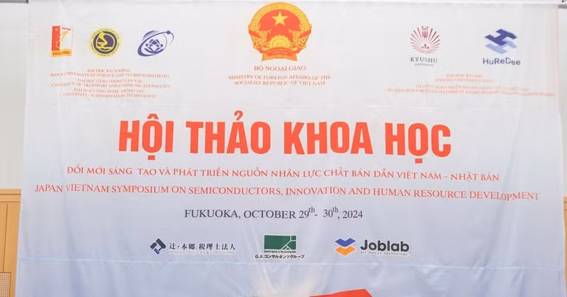 The signing of cooperation agreements on training human resources between Vietnamese universities and Japanese partners. (Photo: VNA)