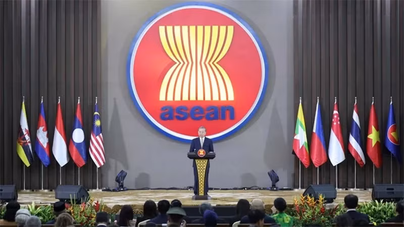 General Secretary To Lam delivers a policy speech at the ceremony celebrating the 30th anniversary of Vietnam's accession to ASEAN. (Photo: THONG NHAT/VNA)