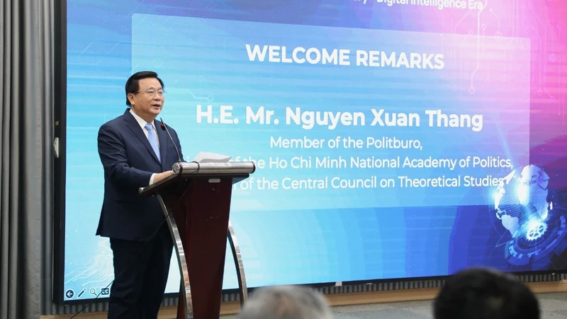 Nguyen Xuan Thang, Politburo member, Director of the Ho Chi Minh National Academy of Politics and Chairman of the Central Theoretical Council delivers a speech.