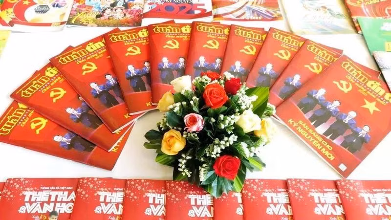 Vietnam News Agency publications at a Spring Press Festival. (Photo: VNA)