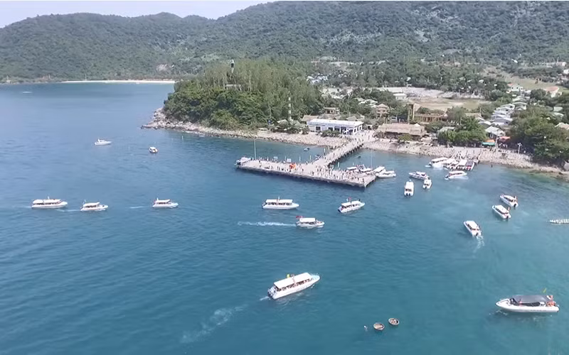 Cu Lao Cham-Hoi An World Biosphere Reserve, Quang Nam Province, is becoming an attractive marine tourism destination in the central region. (Photo: A corner of Cu Lao Cham-Hoi An Island.)
