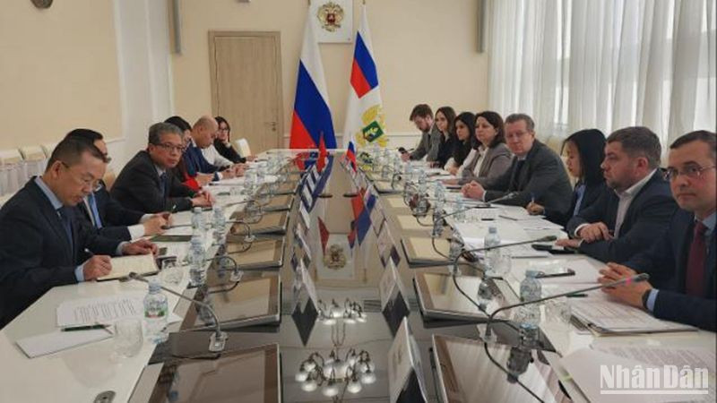 At the working session (Photo: NDO)