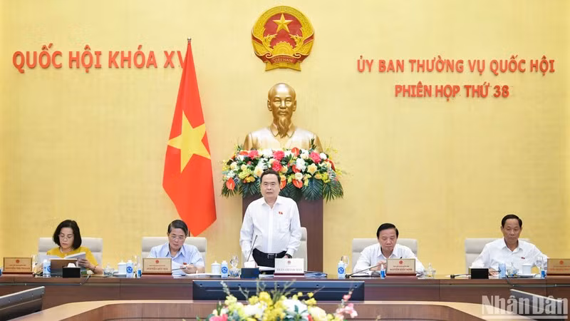 NA Chairman Tran Thanh Man speaks at the 38th session of the NA Standing Committee on October 14 morning. (Photo: NDO/Duy Linh)