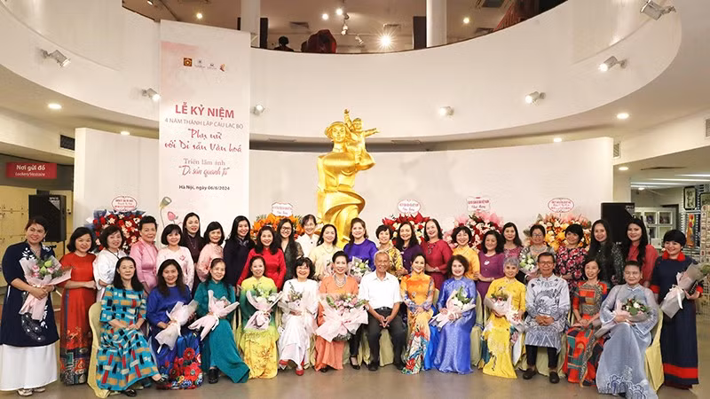 Delegates at a ceremony celebrating the 4th founding anniversary of the Women's Club with Cultural Heritage.
