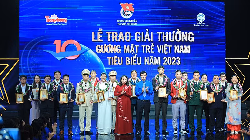 Ceremony honours outstanding young faces of Vietnam