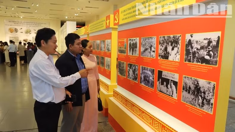 Exhibition highlights socio-economic achievements of Dak Lak Province 