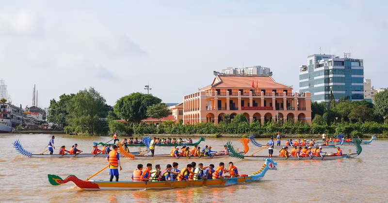 River tours are strongly exploited during the Ho Chi Minh City River Festival. (Photo: VNA)