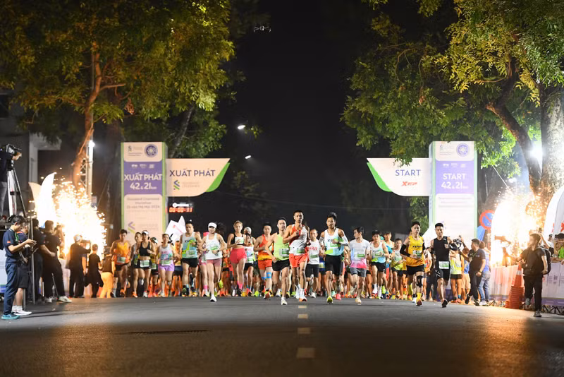 Standard Chartered Hanoi Marathon Heritage Race officially kicks off (Photo: Standard Chartered Hanoi Marathon - Heritage Race)