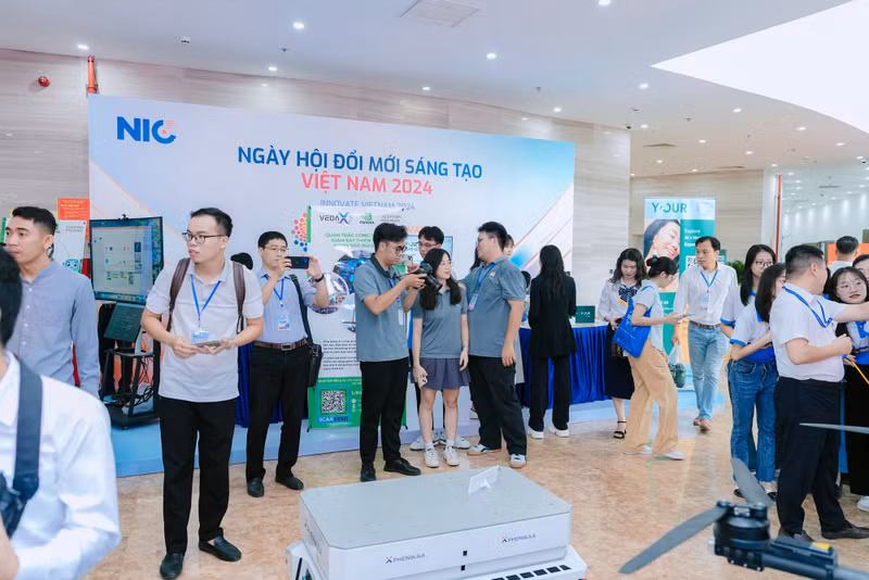 Visitors to the event can interact with cutting-edge technologies and witness first-hand the innovations driving Vietnam’s future.