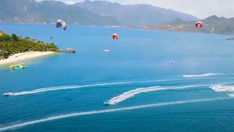 Beautiful beaches of Nha Trang are introduced in the "Nha Trang - Khanh Hoa: Touching your heart!" video clip.