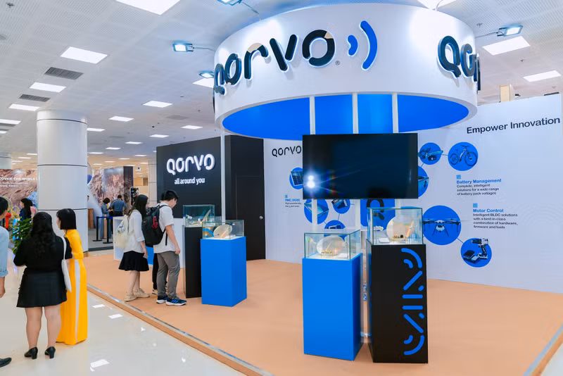 The Innovate Vietnam 2024 also features booths exhibiting breakthrough achievements in the semiconductor industry of the world's leading technology corporations, such as Qorvo, AMD, Intel, NVIDIA, and Cadence.