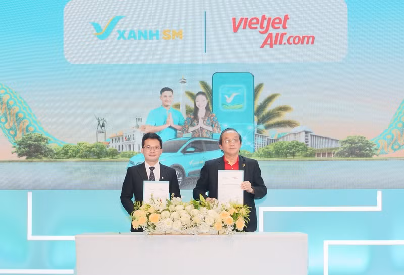 Vietjet and Xanh SM partner to advance sustainable green mobility of Vietnam and Indonesia 