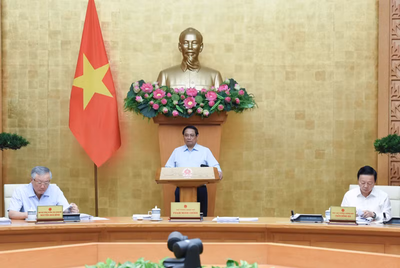 Prime Minister Pham Minh Chinh chairs Government's monthly law-making session (Photo: NDO/Tran Hai)