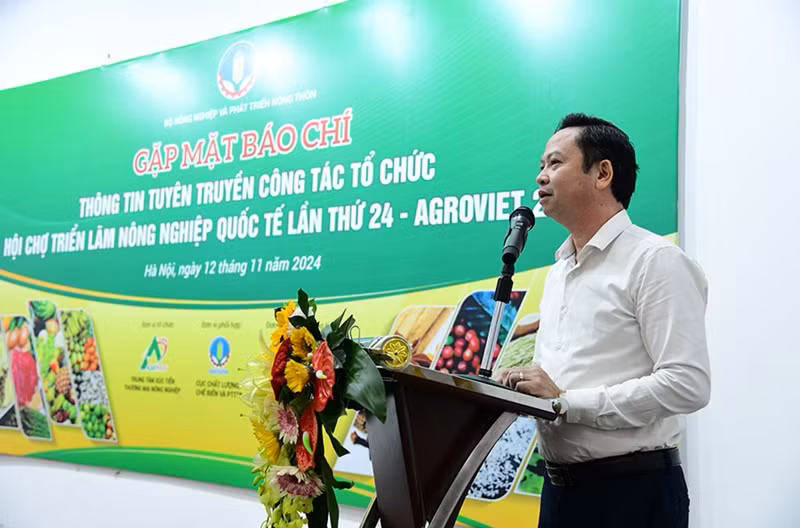 Agritrade Deputy Director Hoang Van Du speaks at the conference (Photo: dangcongsan.vn)