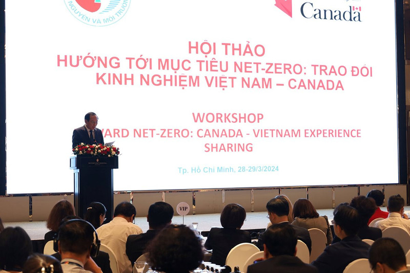 Deputy Minister of Natural Resources and Environment Le Cong Thanh speaking at the workshop (Photo: baotainguyenmoitruong.vn)