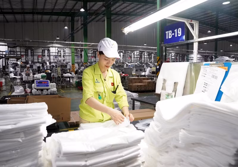 Production of environmentally friendly products at An Phat Green Plastic Joint Stock Company, Hai Duong Province. (Photo: DANG ANH)