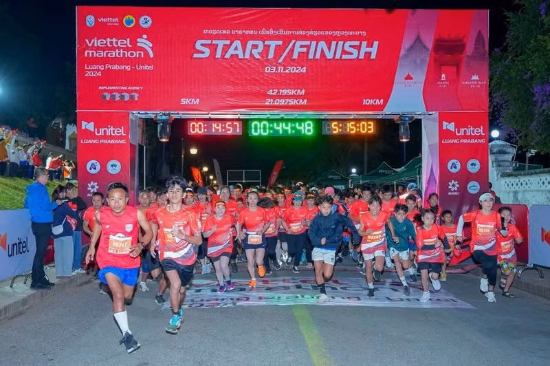 Around 5,000 runners attend Viettel Marathon Luang Prabang 2024