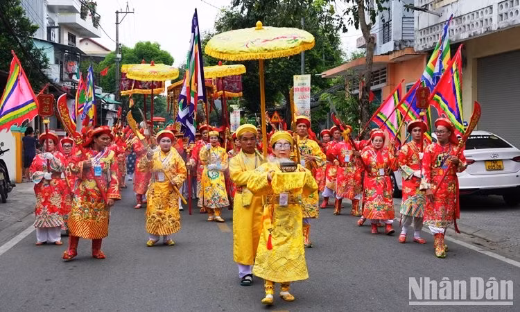 Hundreds of people flock to Hue Nam Temple Festival in Thua Thien Hue